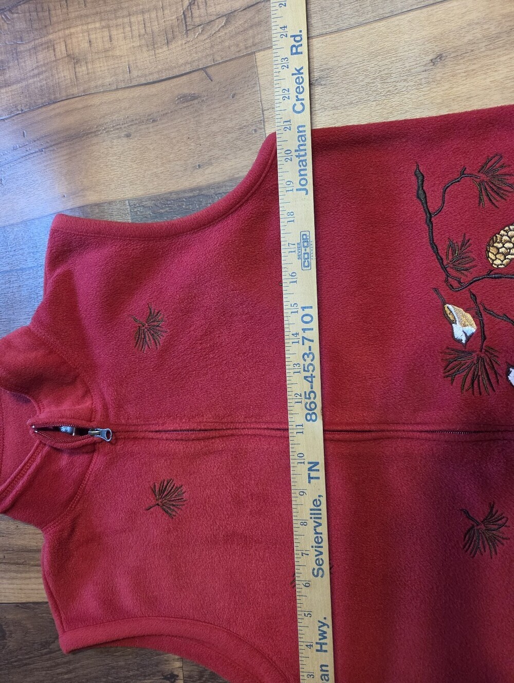 Baxter & Wells Red Fleece Zip Front Vest with Bird & Pinecone Embroidery. Sz L - Picture 4 of 5